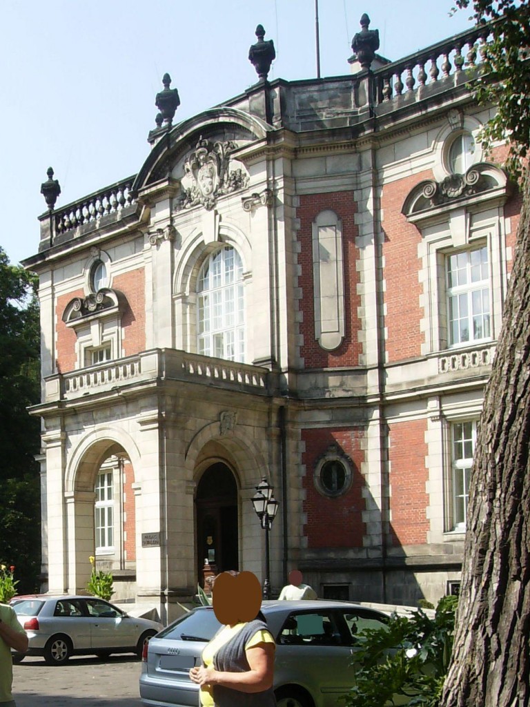 Pozostałe, PARK w ŚWIERKLAŃCU - Pałac Kawalera został zbudowany,
przez gości księcia Guido był odwiedzany.