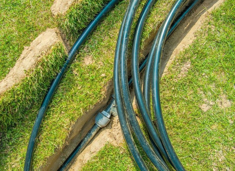W przypadku rozbudowanych systemów nawadniania ogrodu warto skorzystać z pomocy fachowców.