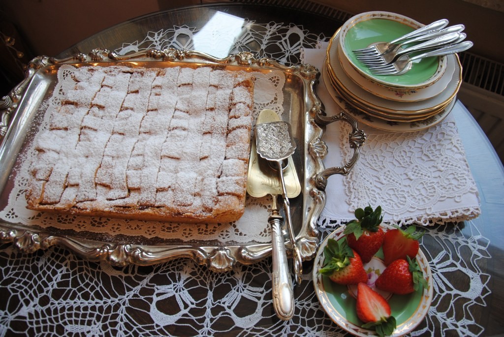 Jadalnia, Gram w kolory :) - Mam gości na obiedzie ,więc idę "do garów" ....a Wy się częstujcie :) Miłej niedzieli dziewczyny :)