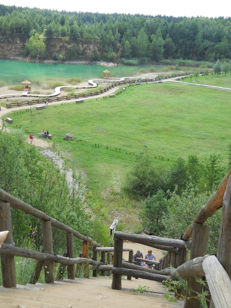 Pozostałe, Arboretum Gródek - polskie Malediwy. - Przed nami wyzwanie: baaardzo strome schody:)
Podobno jest ich siedemdziesiąt, ale kto by tam liczył... na cokolwiek innego niż na to, że... z tej stromizny nie spadnie;)