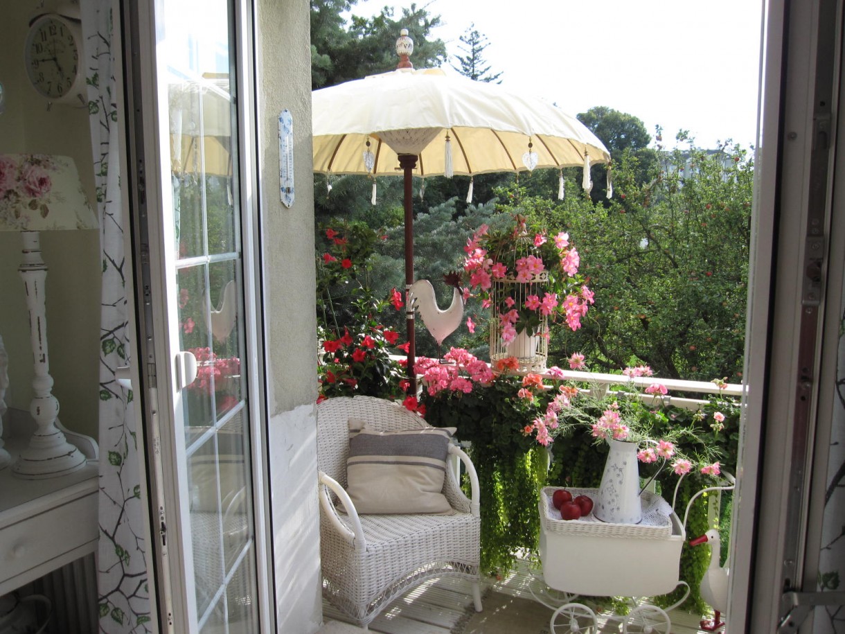 Pozostałe, Moje lato... - Mój biały balkon , obecnie najbardziej lubiane miejsce do kawkowania :)
