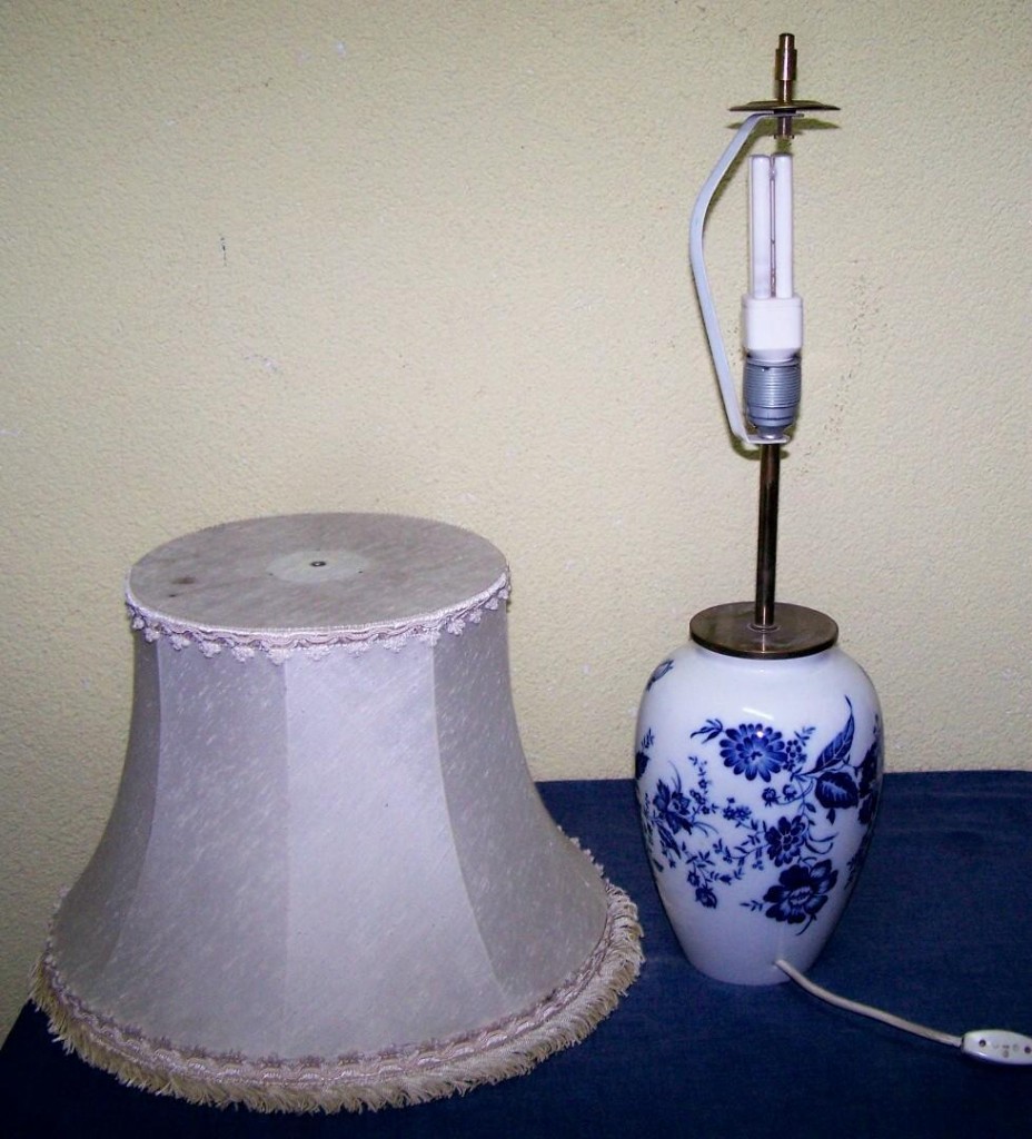 Oświetlenie, piękna porcelanowa lampa z wytwórni w Selb