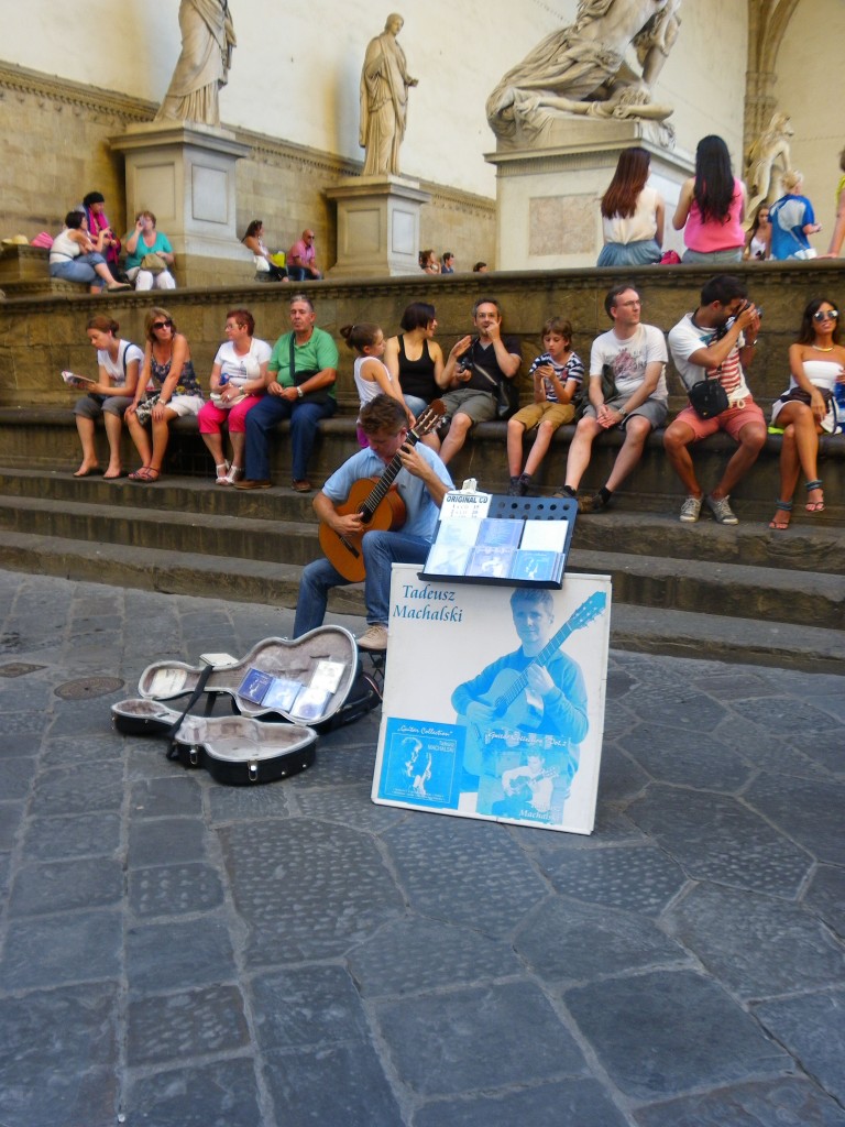 Pozostałe, Miejsca w których byłam - Toscania cz.5 - Polski akcent przepięknie grający na gitarze Tadeusz Machalski i jego publiczność.