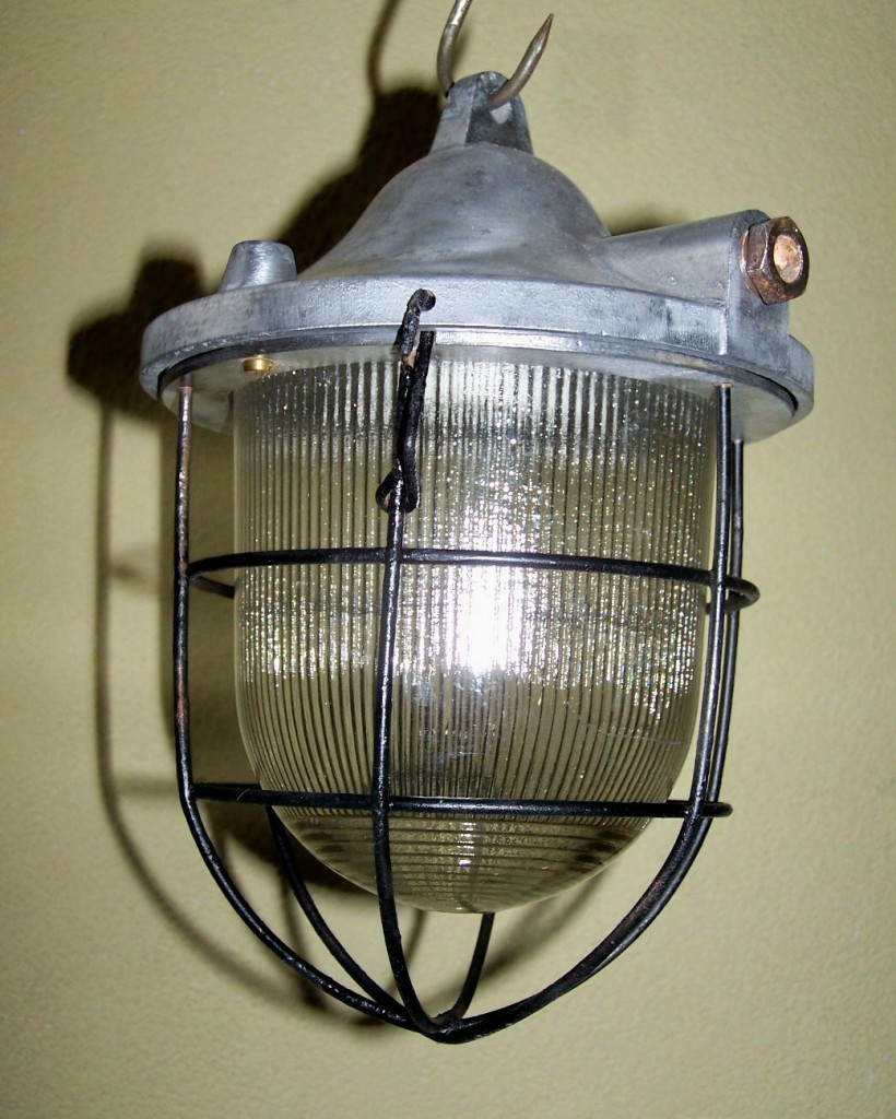 Oświetlenie, lampa industrialna