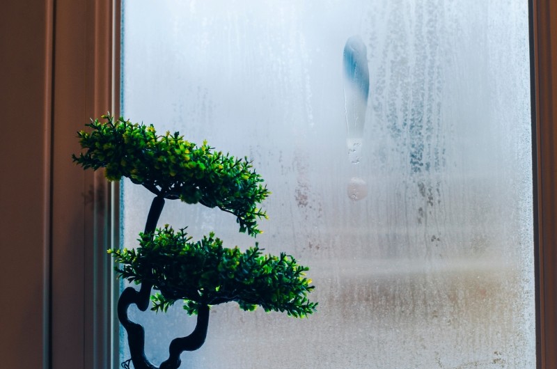 dlaczego okna plastikowe parują