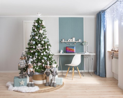 Choinka w jednym kolorze? Najmodniejszy trend, który odmieni twoje święta
