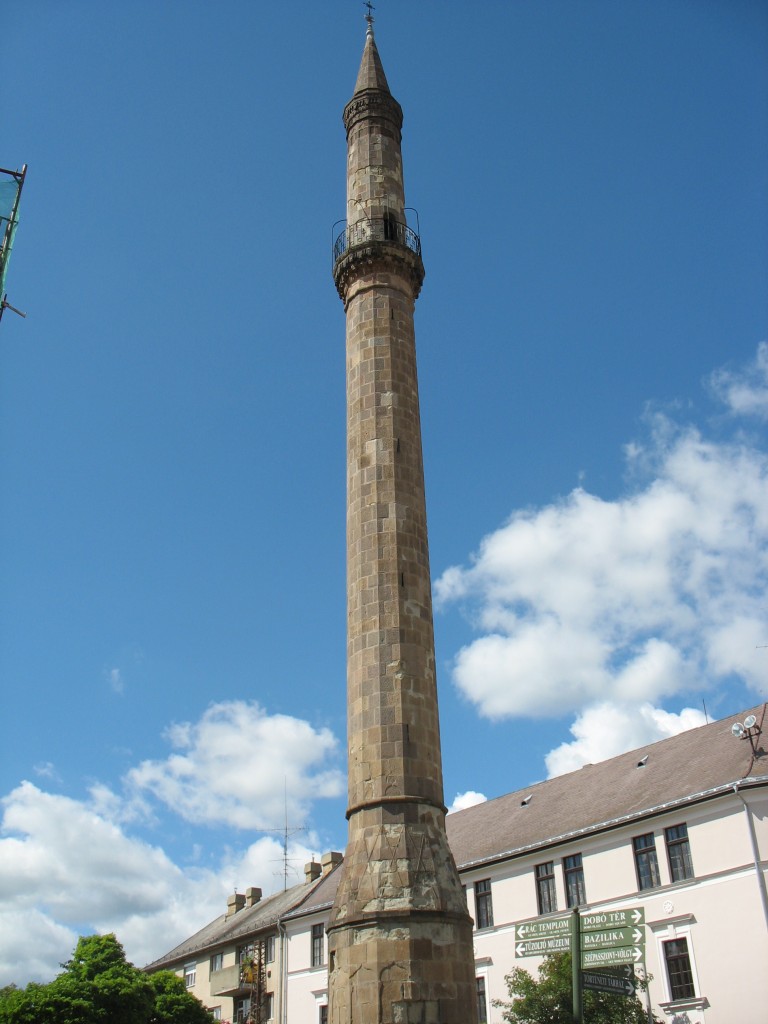 Pozostałe, gdzie bylam gdy mnie nie bylo... - Minaret - wysunięty najdalej na północ zabytek turecki, pozostałość po dawnym meczecie, zbudowany na czternastokątnej podstawie...