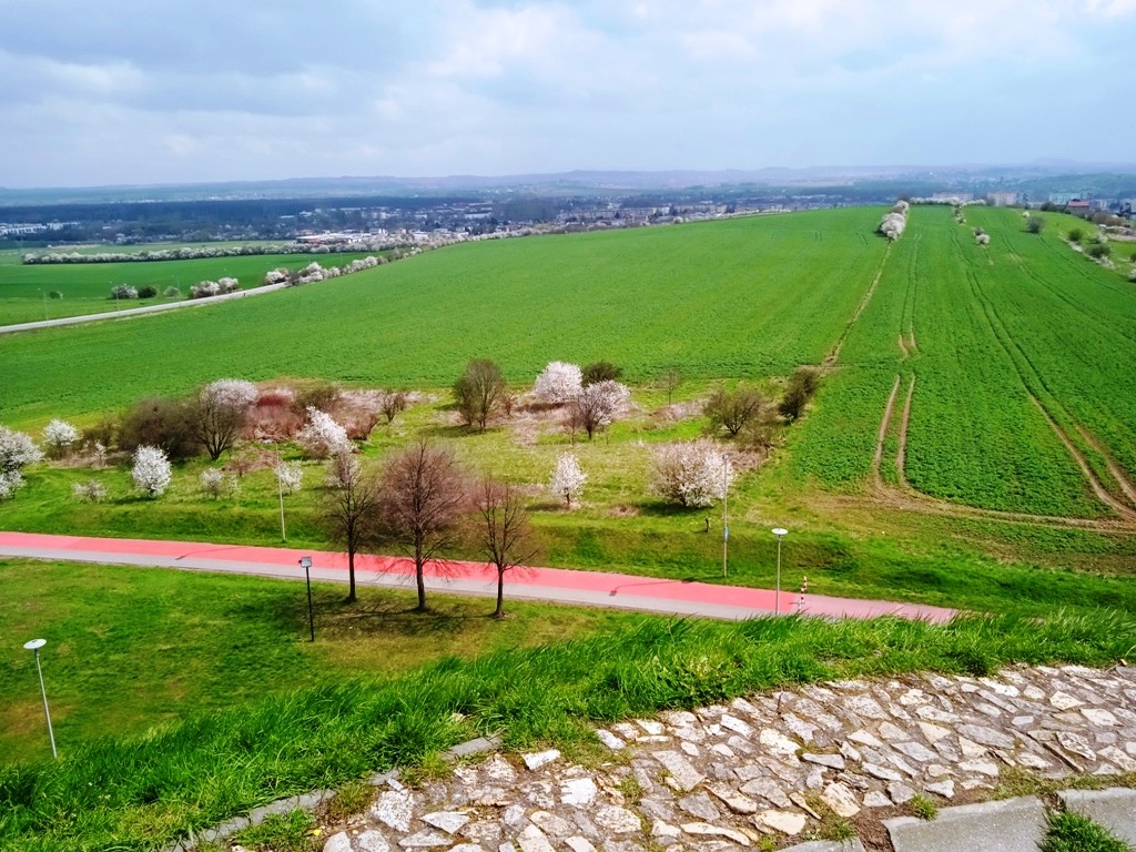 Podróże, BIAŁO - ZIELONY  KWIECIEŃ