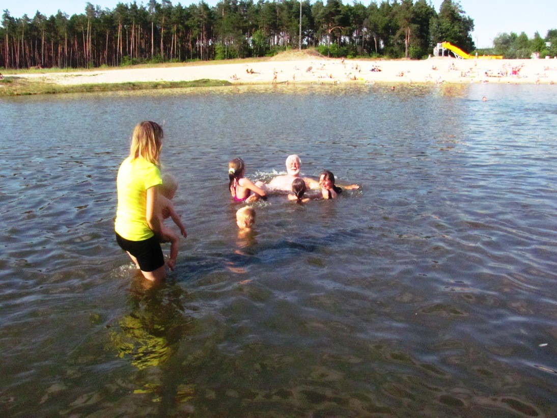 Pozostałe, Udane wakacje z babcią i dziadkiem. - Próba podtopienia dziadka.