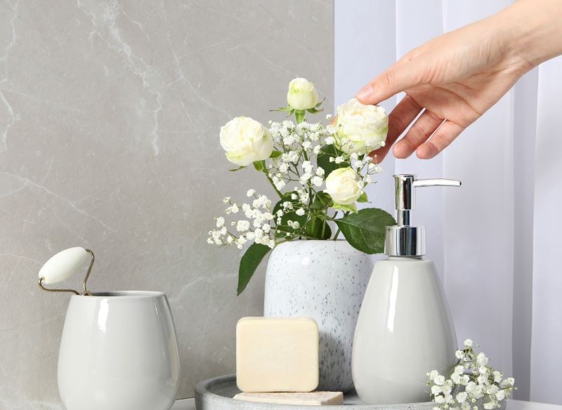 Przemyślane dodatki mogą całkowicie odmienić wygląd łazienki.