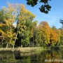 Pozostałe, Odkurzone foto - Park Czartoryskich w Puławach z zabytkami, ale teraz letnią porą. Widok ze skarpy na starą łachę wiślaną i pływające łabędzie.