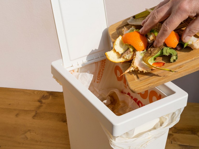 Nie wrzucaj ani do kompostownika, ani do bioodpadów. Te domowe resztki są problematyczne