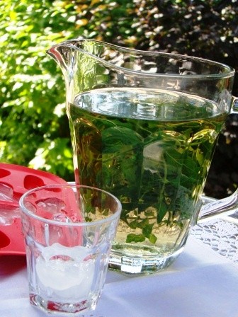 Balkon, Taras - miejsce magiczne - miętowa herbatka z lodem - hit lata