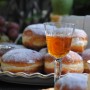 Pozostałe, Jesienna codzienność :) - Paczki piekła moja mama :) Są z różą :) ...a raczej były ....:))))