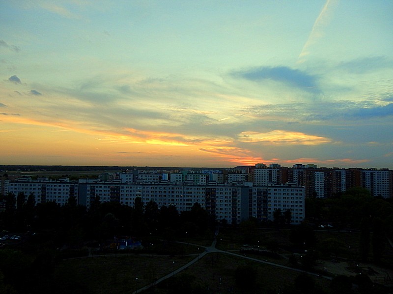 Balkon, To puka jesień... - mój balkon to świetny punkt obserwacyjny (nie, nie podglądam sąsiadów :))