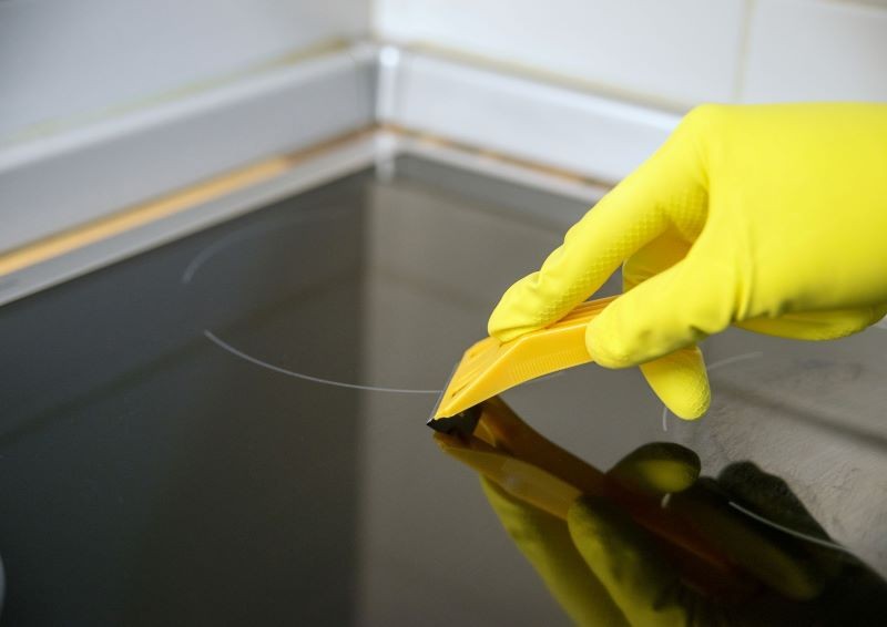 Skrobak zastępują miękkie gąbeczki i ścierki z mikrofibry.