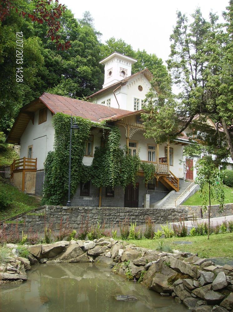 Pozostałe, SZCZAWNICA FONTANNĄ UROKU - GIRLANDY ROŚLIN