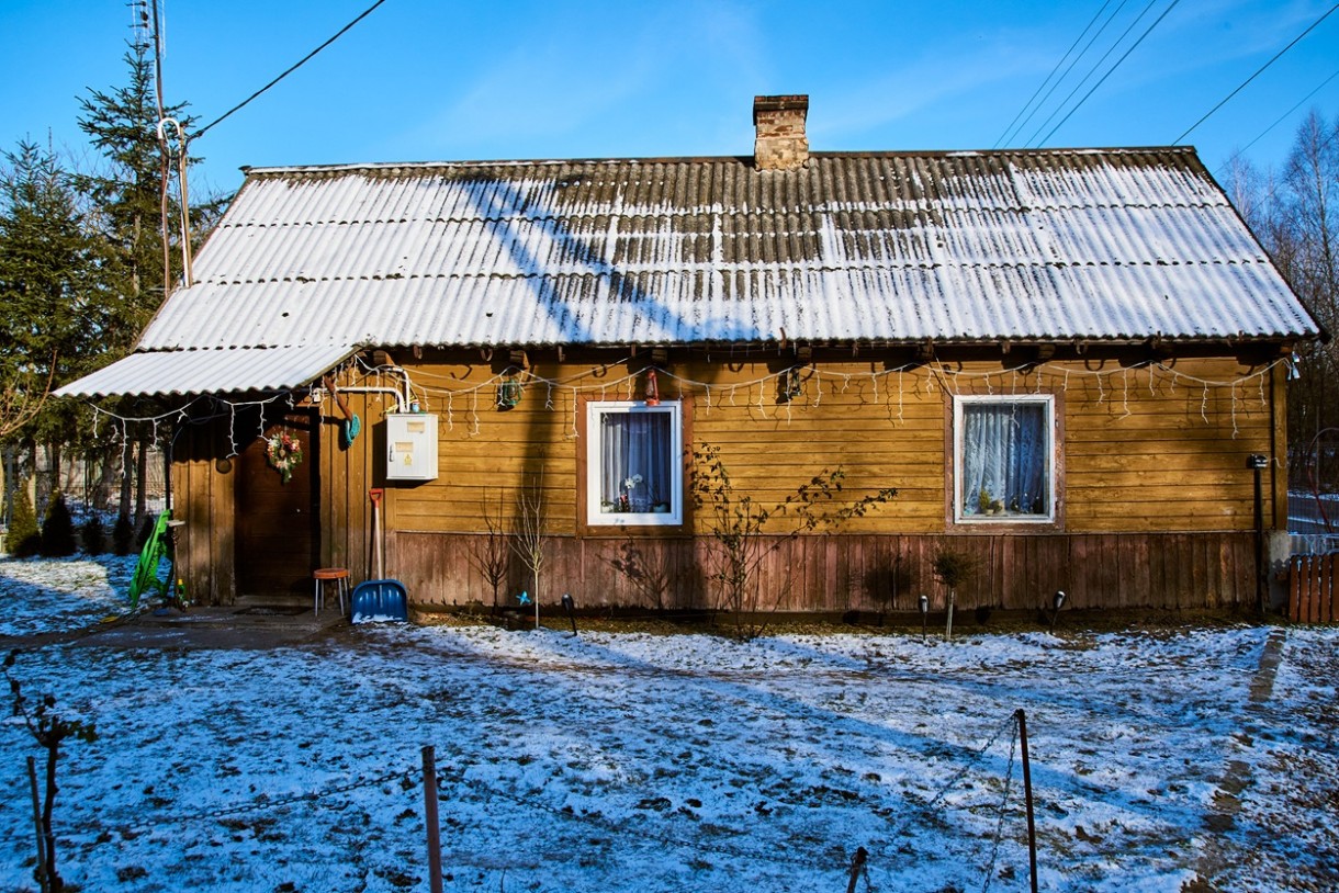 Nasz Nowy Dom, Nasz Nowy Dom: Broncin - Ekipa Naszego Nowego Domu rozpoczyna nowy sezon od potężnego wyzwania. Muszą wyremontować dom czteroletniej Kingi chorującej na złośliwy nowotwór. Mieszkającą w miejscowości Broncin rodzinę rok temu spotkała tragedia, u 4-letniej córki zdiagnozowano złośliwy nowotwór.