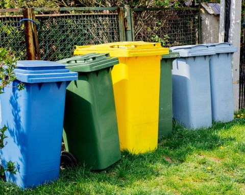 Pojawił się nowy kolor worka do segregacji śmieci. Czy każdy będzie zwolniony z wizyty w PSZOK-u?