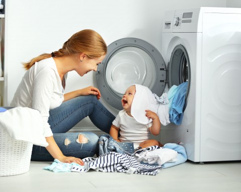 Poradnik: Jak sprzątać, gdy w domu jest małe dziecko?