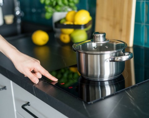 Dlaczego płyta indukcyjna nie wykrywa garnka? Jedna przyczyna, o której rzadko się mówi