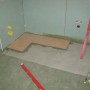 Łazienka, Aranżacja łazienki w garażu - układanie terakoty