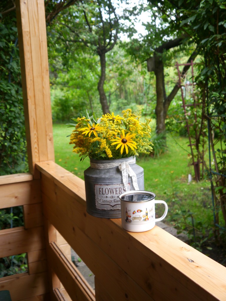 Pozostałe, Sierpniowe chwile - A od rana kawa oczywiście przy kwiatach