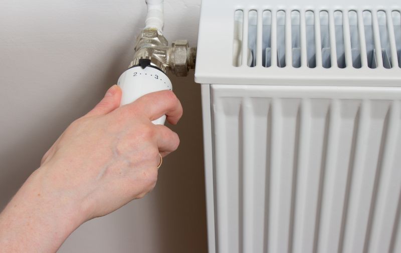 Kocioł hybrydowy pozwala utrzymać stabilną temperaturę w domu.