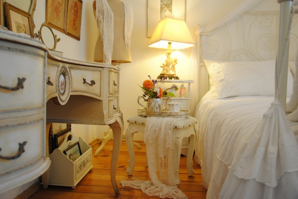 Dekoracje, Leniwa niedziela :) - ...jednak jestem zakochana z białej pościeli i najbardziej lubię moją sypialnię w bieli :)