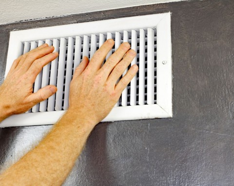 Prosta czynność przy wentylacji, a mało kto to robi. Kominiarze twierdzą, że może uratować życie